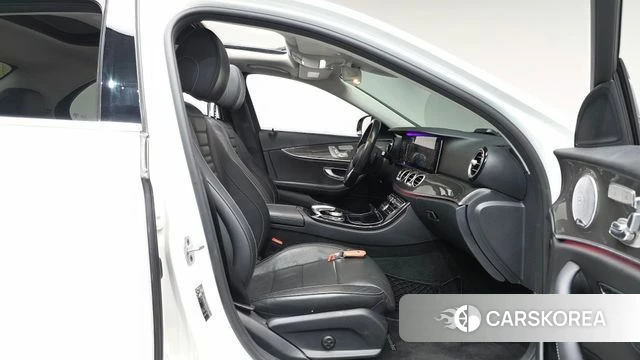 Mercedes-Benz E-Class W213 id 4609914 из Кореи 18