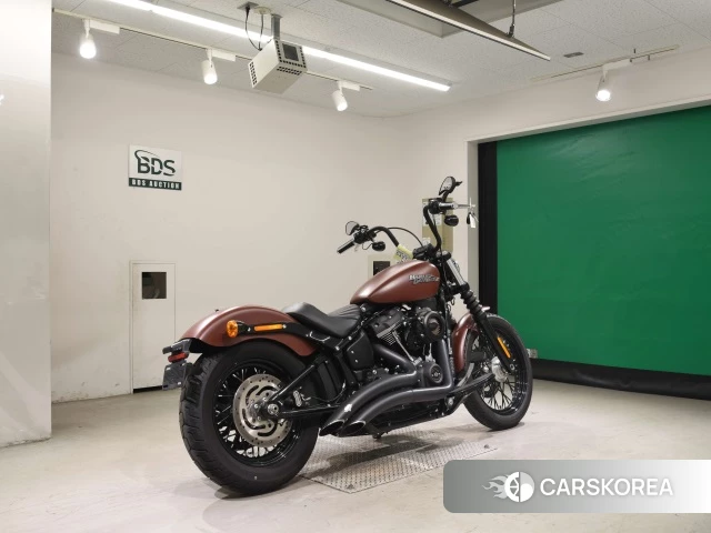 Проданный Harley-Davidson Softail Street Bob FXBB1750 2018 из Японии, фото 2
