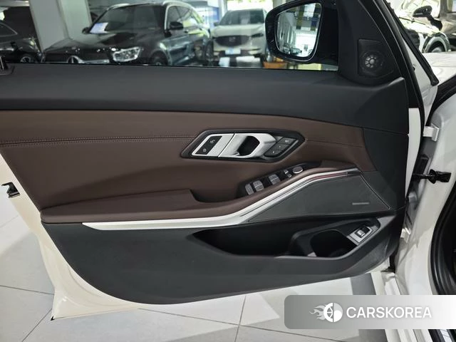 BMW 3 series id 4300886 из Китая 18