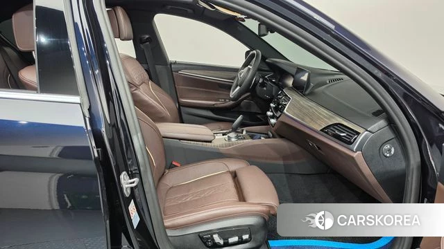 BMW 5 Series (G30) id 4662223 из Кореи 18