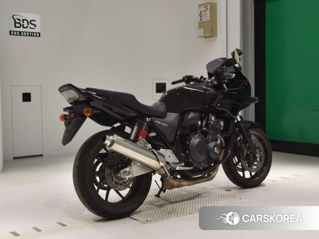 Проданный Honda CB400SF BOLDOR ABS 2021 из Японии, фото 2