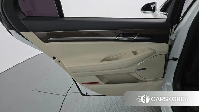 Genesis G90 id 4785285 из Кореи 18