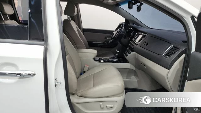 Kia The New Carnival id 4632845 из Кореи 18
