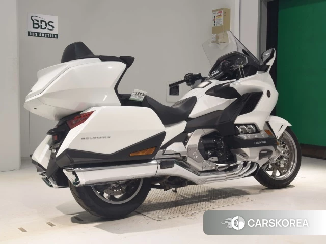 Проданный Honda GL1800 TOUR DCT 2019 из Японии