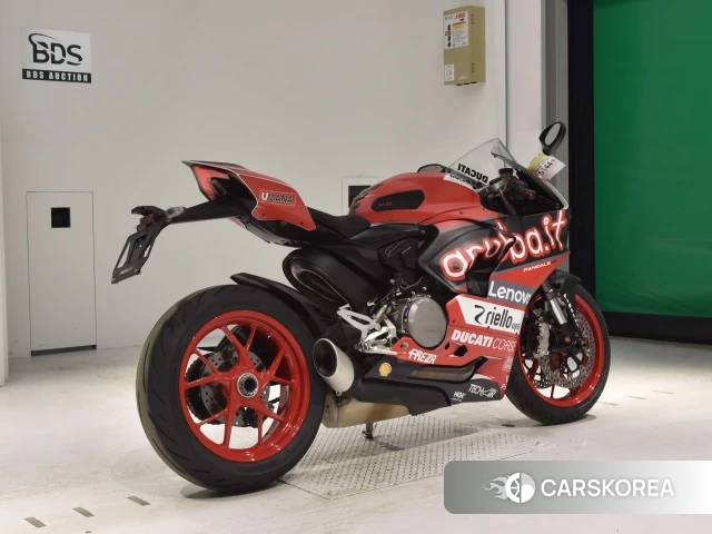 Проданный Ducati PANIGALE V2 2021 из Японии, фото 2