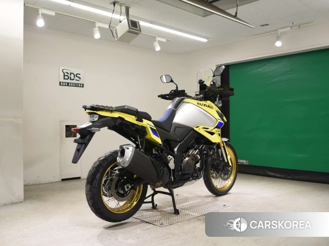 Проданный Suzuki V-STROM 1050DE 2023 из Японии, фото 2