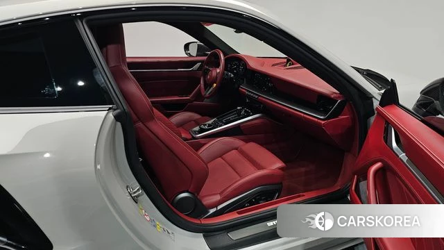 Porsche 911(992) id 4529252 из Кореи 18