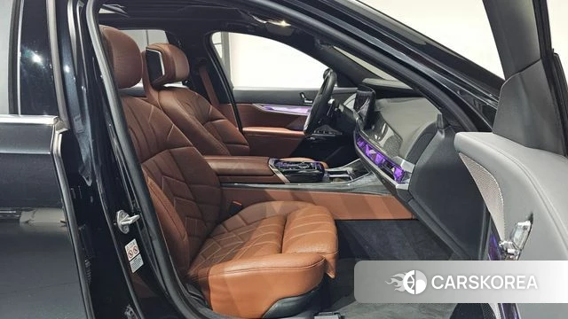 BMW 7 Series (G70) id 4720155 из Кореи 18