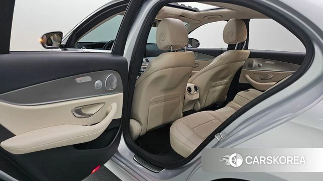Mercedes-Benz E-Class W213 id 4581745 из Кореи 18