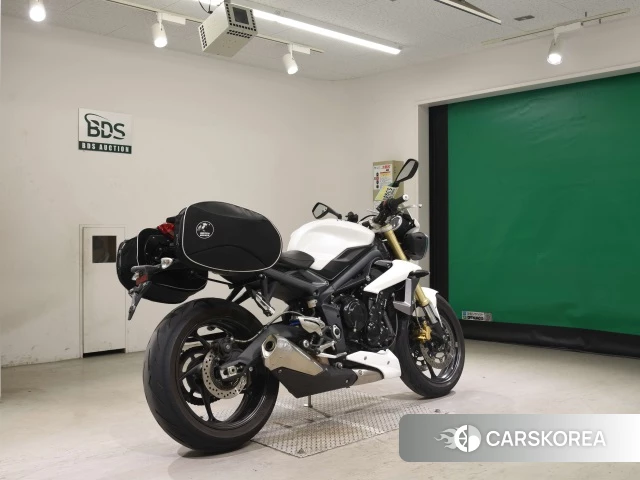 Проданный Triumph STREET TRIPLE 2013 из Японии, фото 2