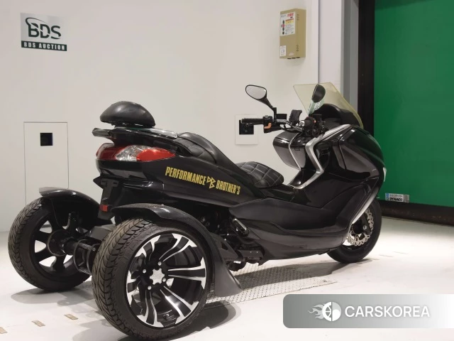Проданный Yamaha MAJESTY 250 TRIKE 2010 из Японии