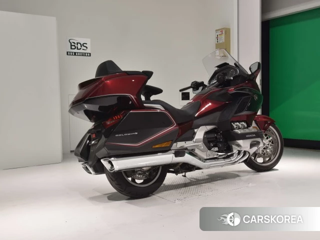 Проданный Honda GL1800 TOUR DCT 2018 из Японии, фото 2
