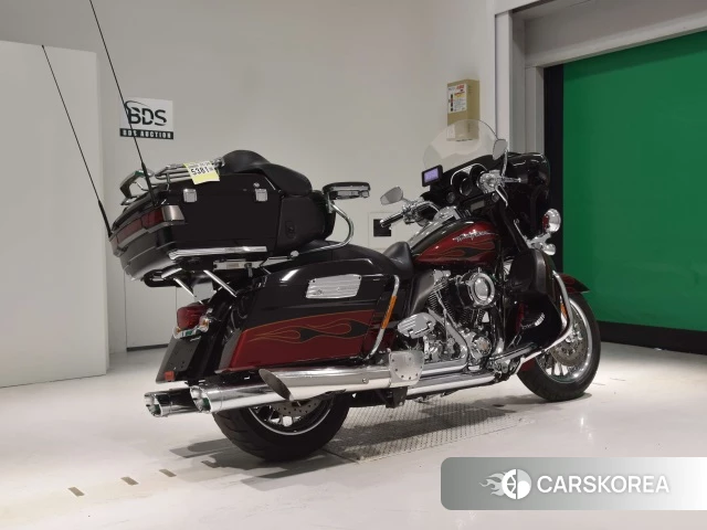 Проданный Harley-Davidson Electra Glide FLHTCUSE1800 CVO 2011 из Японии, фото 2