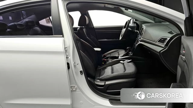 Hyundai Avante AD id 4411418 из Кореи 18