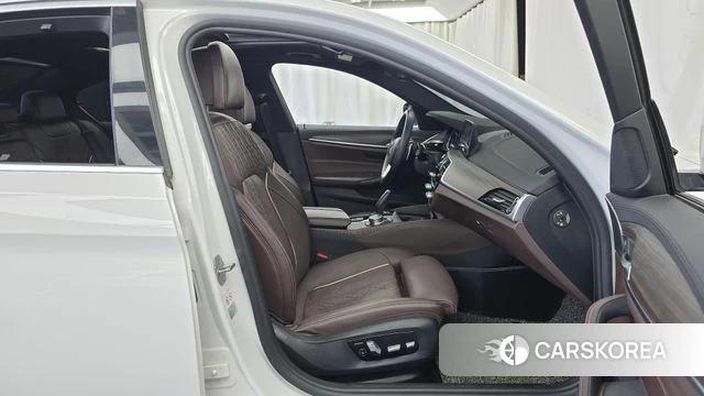 BMW 5 Series (G30) id 4477588 из Кореи 18