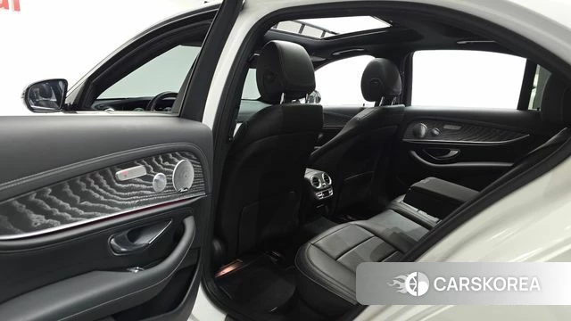 Mercedes-Benz E-Class W213 id 4268494 из Кореи 18
