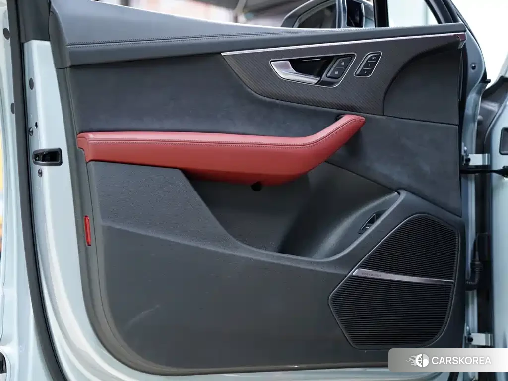 Audi SQ7 id 4601742 из Китая 18