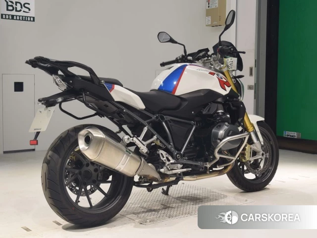 Проданный BMW R1200R 2015 из Японии