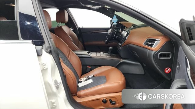 Maserati Ghibli id 4203882 из Кореи 18