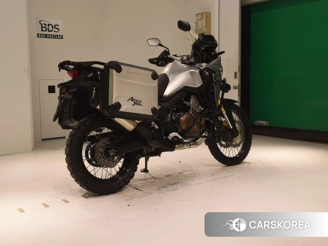 Проданный Honda CRF1000L AFRICA TWIN 2016 из Японии, фото 2