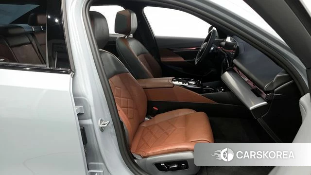 BMW 5 Series (G60) id 4413913 из Кореи 18