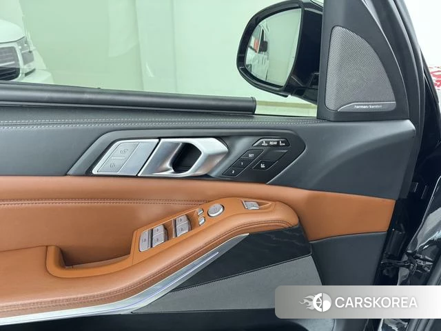 BMW X7 id 4255946 из Китая 18