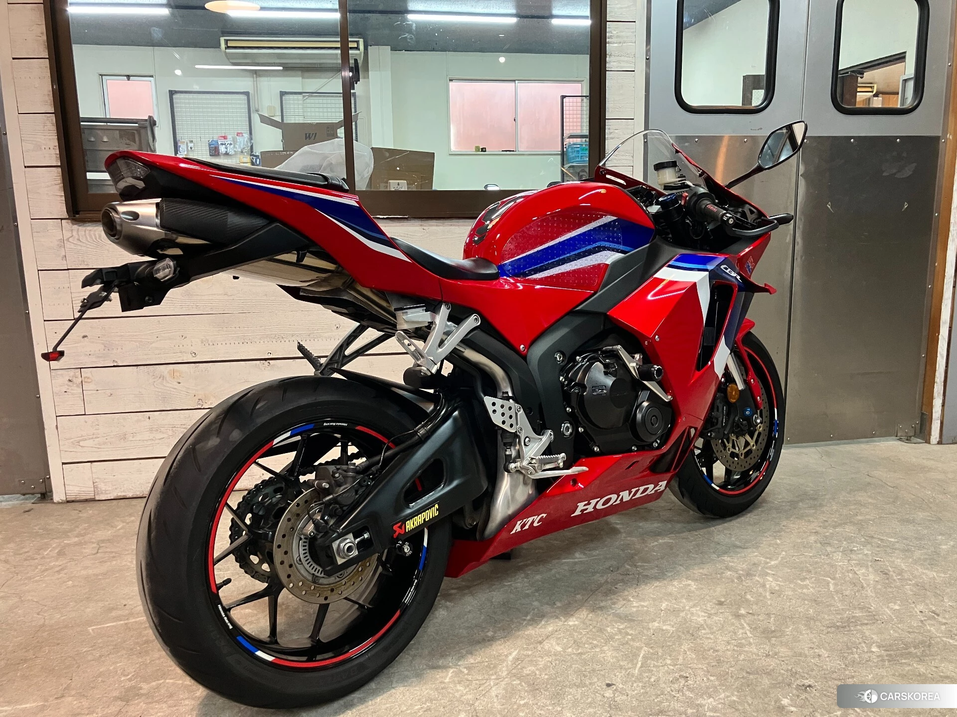 Проданный Honda CBR600RR ABS id 4237514 из Японии, фото 18