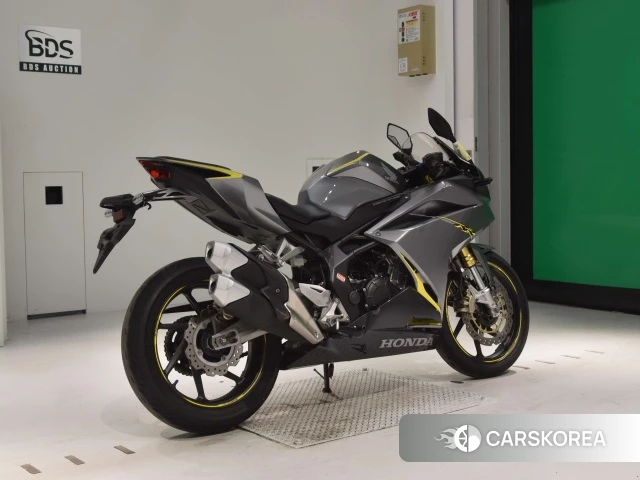 Проданный Honda CBR250RR ABS 2017 из Японии, фото 2
