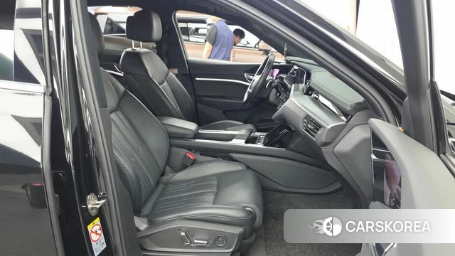 Audi e-Tron id 4550348 из Кореи 18