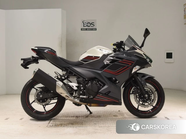 Kawasaki NINJA 400 id 3947008 из Японии 18