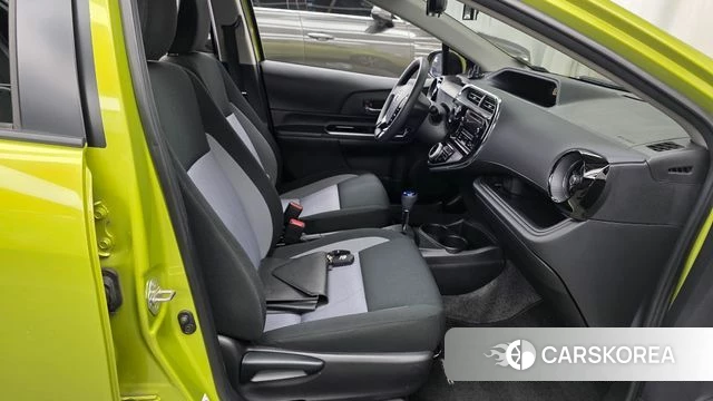 Toyota Prius C id 4760323 из Кореи 18