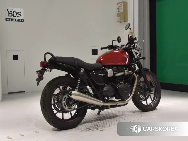 Проданный Triumph STREET TWIN 2017 из Японии, фото 2