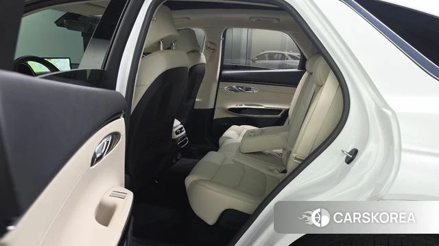 Genesis GV70 id 4323840 из Кореи 18