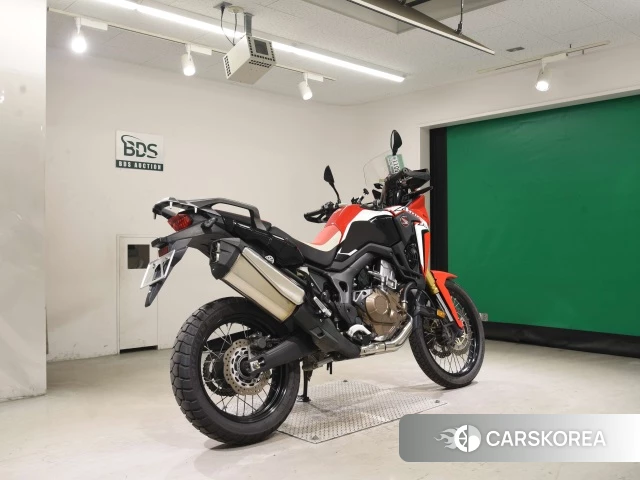 Проданный Honda CRF1000L AFRICA TWIN 2016 из Японии, фото 2
