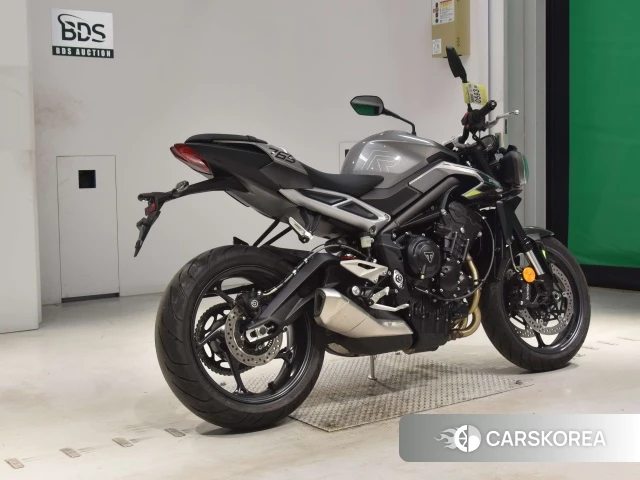 Проданный Triumph STREET TRIPLE R 2023 из Японии, фото 2