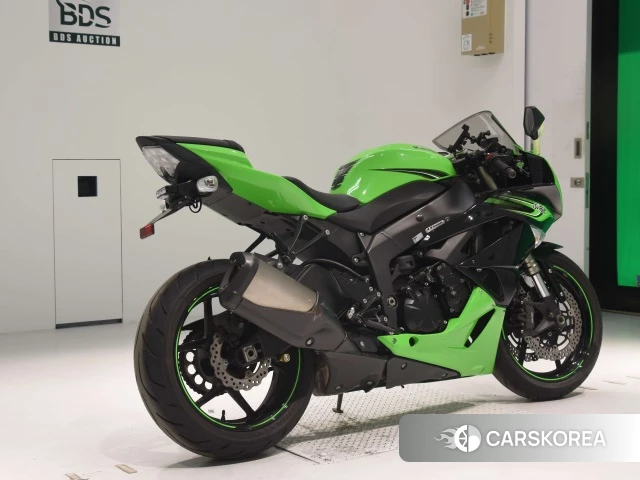 Проданный Kawasaki ZX-6R NINJA 2011 из Японии, фото 2