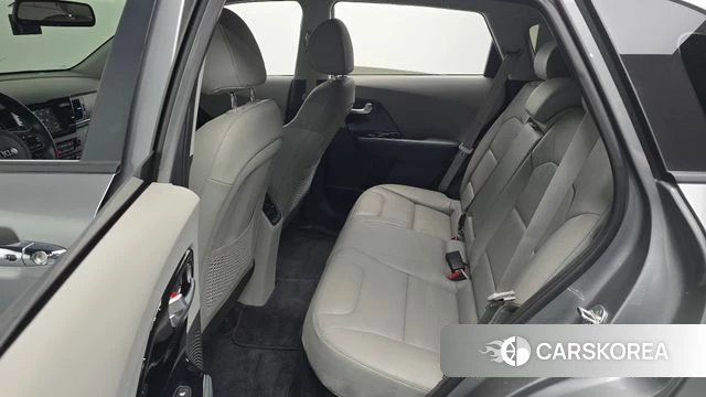 Kia Niro id 4417210 из Кореи 18