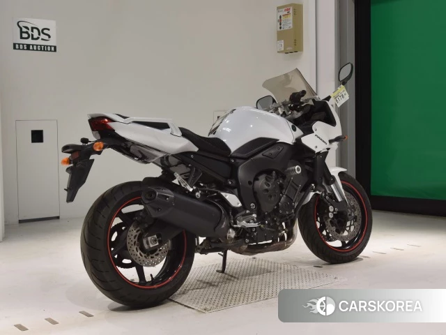 Проданный Yamaha FZ1 FEATHER 2011 из Японии, фото 2