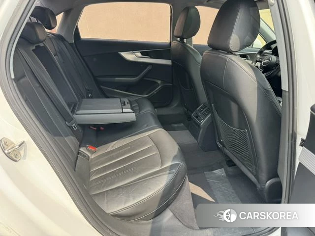 Audi A4L id 4253504 из Китая 18