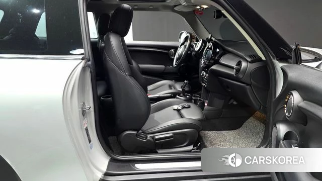 Mini Cooper D id 4384873 из Кореи 18