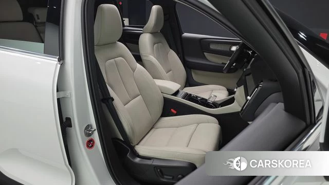Volvo XC40 id 4381648 из Кореи 18