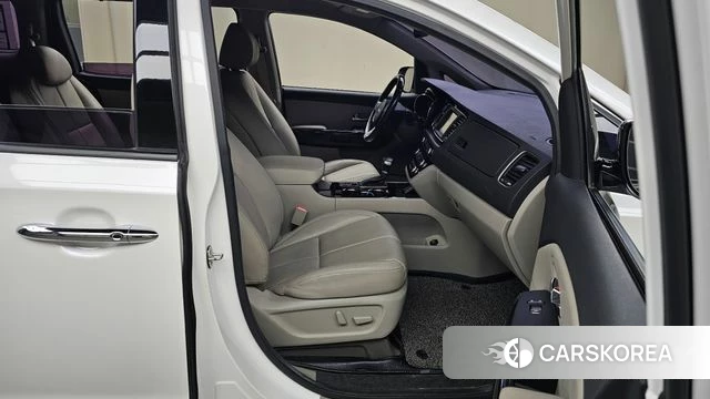 Kia The New Carnival id 4633236 из Кореи 18