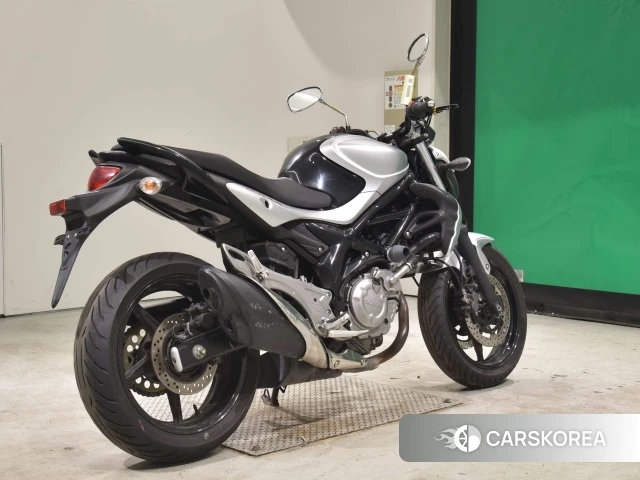 Проданный Suzuki GLADIUS 400 2012 из Японии, фото 2