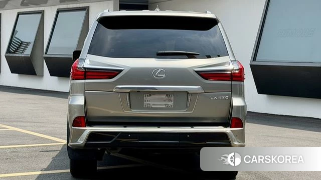Lexus LX id 4342106 из Китая 18