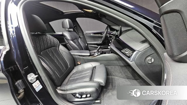 BMW 5 Series (G30) id 4793774 из Кореи 18
