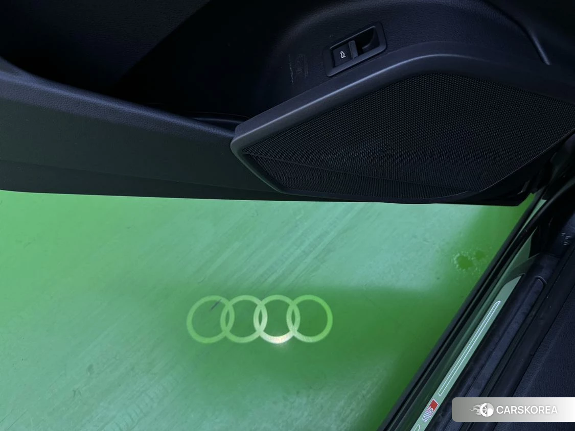 Audi Q5L id 4453683 из Китая 18