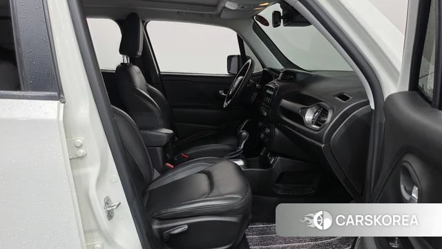 Jeep Renegade id 4754778 из Кореи 18