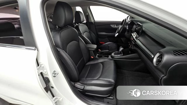 Kia Come New K3 id 4647794 из Кореи 18