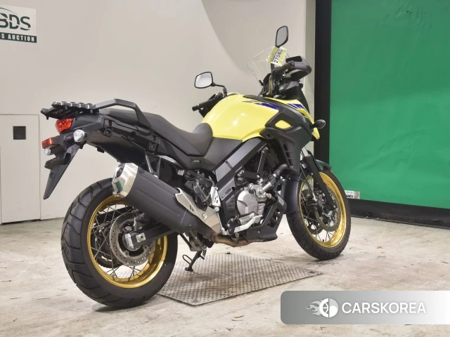 Проданный Suzuki V-STROM 650 XT 2021 из Японии