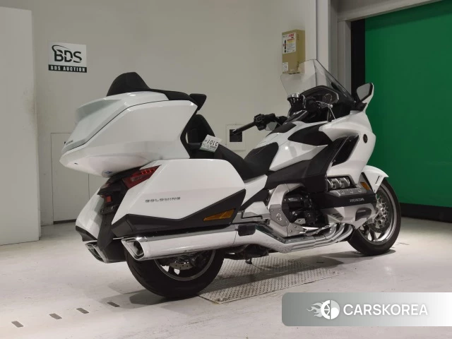 Проданный Honda GL1800 TOUR DCT 2022 из Японии, фото 2